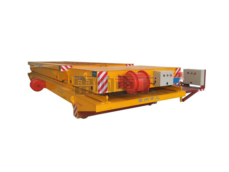 電動(dòng)擺渡車(chē)、軌道牽引車(chē)和噴漆房軌道車(chē)組合
